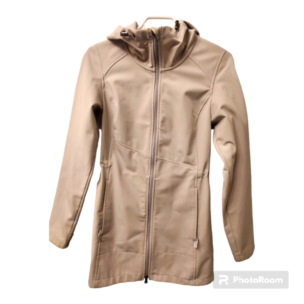 Lolë Jacket